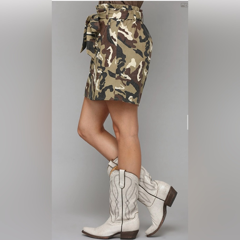 Camo Denim and Front Double Skort with Self Tie - Picture 4 of 5